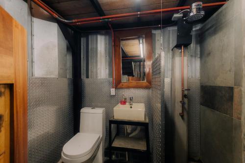 Hermosa Nests Industrial loft in ปลายา แอร์โมซา