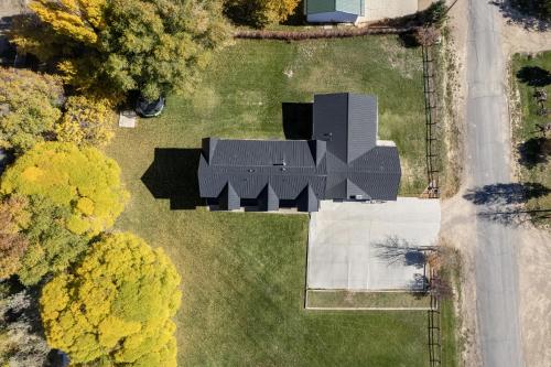 ทัศนียภาพภายนอกโรงแรม, Happy Trails West in ทรอปิค