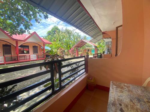 JBR Tourist Inn - Port Barton DIY