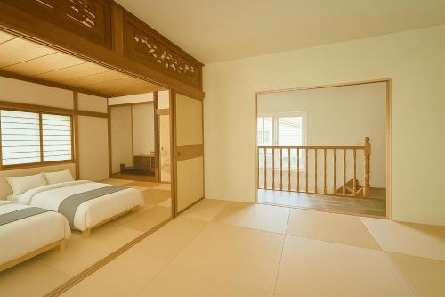 The Lobs Brand new 6 bedroom 4BATH 8 mins to Rusutsu 2025