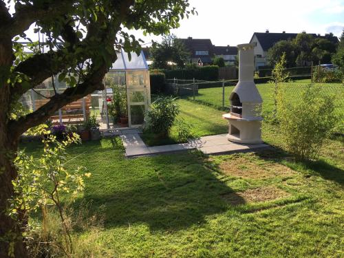 Pension Hugo 4.7km von Hinter der Kirche entfernt