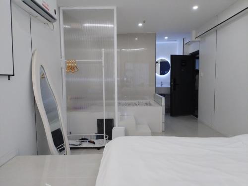 Chongqing Justom Serviced Apartment 14 - image 5