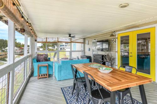 Riverside Paradise in Butler Beach