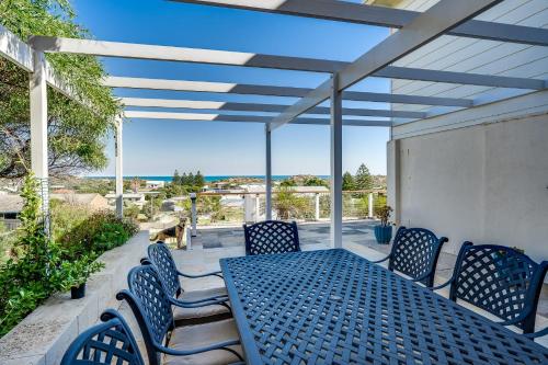 SEASCAPE - Pet Friendly Linen Included - 65 Corcoran in Goolva