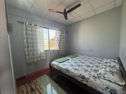 KENSON'S INN - Non AC - 2 Bedroom Apartment – khách sạn tại Mudushedde