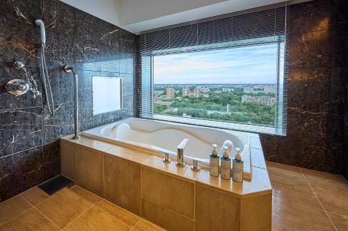 room detail thumbnail 2