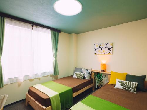 room detail thumbnail 1