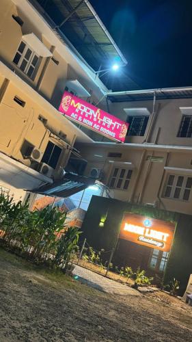 Фасада на хотела, Moonlight Residency in Vidya Nagar