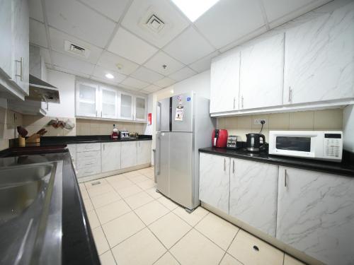 Happyland JBR Dubai Hostel - image 14