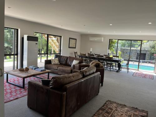 Tipapa Deer Park - Spacious Rural lodge Sleeps 22 in Hurunui