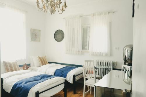 Tzefania Hotel Room Type - Standard Triple Room