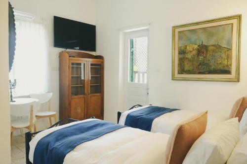 room detail thumbnail 0