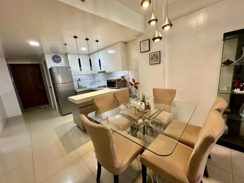 Kathys Crib 2Bedroom MOA View at Shell Residence - Manila