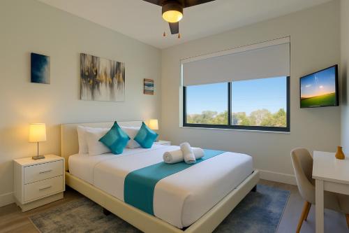 Lux place and cozy 3Beds 2Rooms enjoy life in WPB Gym, EV Station Nearby the downtown and beaches in West Palm Beach, USA