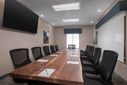 Hampton Inn Waterloo - image 2