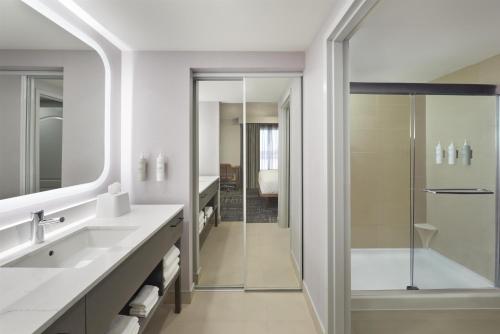 2 bedrooms, 4 beds