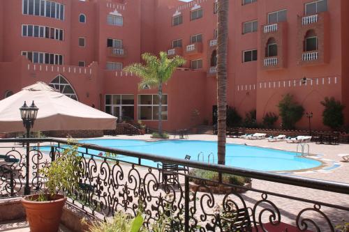 สระว่ายน้ำ, Hotel Idou Tiznit in ทิซนิท