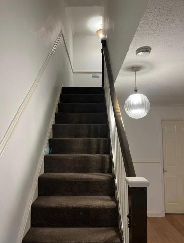 Stylish 3BR Home Sleeps 6 Free Parking Family Friendly gîte à louer Best Western Highfield Hotel