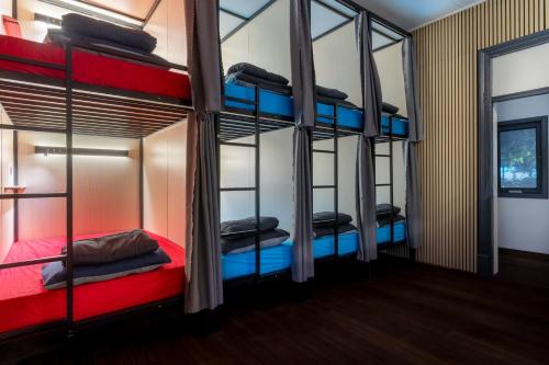 Capsule Hostel Perth - note - Valid passport required to check-in