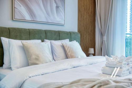 Luxury 2BR Harbour Views Tower 2  Creek Harbour D Dubai 