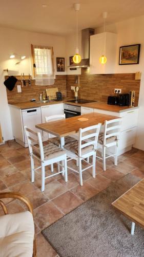 T2 au calme, patio et parking privé - à deux pas des plages et du centre - Location saisonnière - Collioure