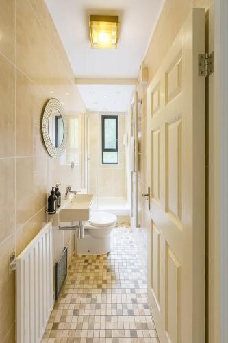 Central London 2BR Near Piccadilly Circus for 4