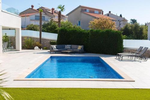 Luxury villa with a swimming pool Krk - 23992 - image 5