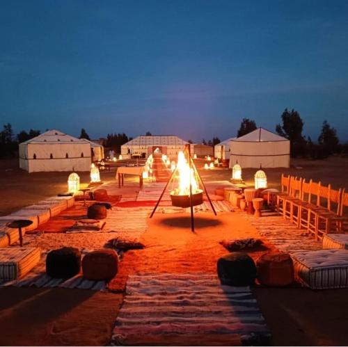 Restaurant Food and Guide in Lac Yasmins