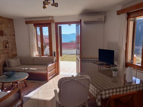 pavliani house in 파블리아니