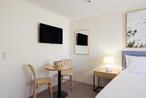 Queen Studios with Sofa Bed at Manly - 3min walk to Corso & Manly Beach - image 4