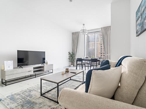 Stunning City View 1BDR Apartment In Noura Tower in Jumeirah