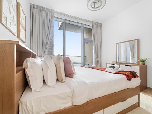 Stunning City View 1BDR Apartment In Noura Tower in Jumeirah