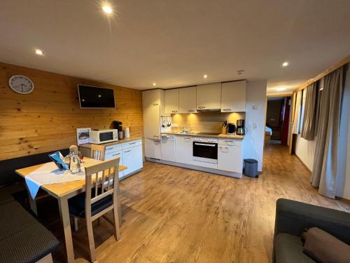 virtuve, Apartmenthaus Innerkratzerhof in Bichl (Tyrol)