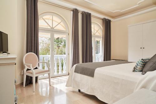 room detail thumbnail 1