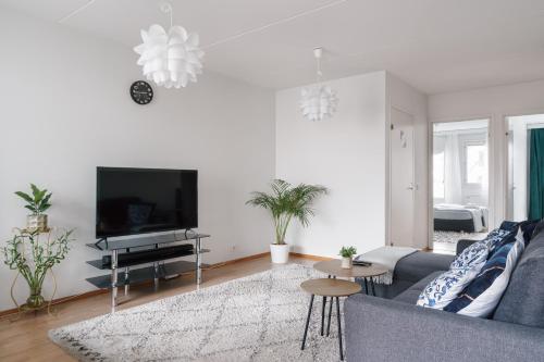 Spacious 2BR City Retreat with Sauna, Хельсинки (фото 9)