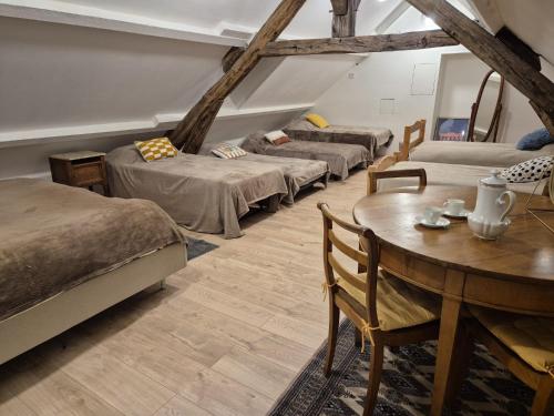 客房, Dortoir 8 personnes dans Beau Gîte (Dortoir 8 personnes dans Beau Gite) in 錐登