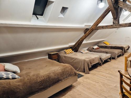 Dortoir 8 personnes dans Beau Gîte (Dortoir 8 personnes dans Beau Gite) in 錐登