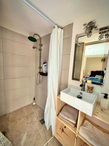 Dortoir 8 personnes dans Beau Gîte (Dortoir 8 personnes dans Beau Gite) in 錐登