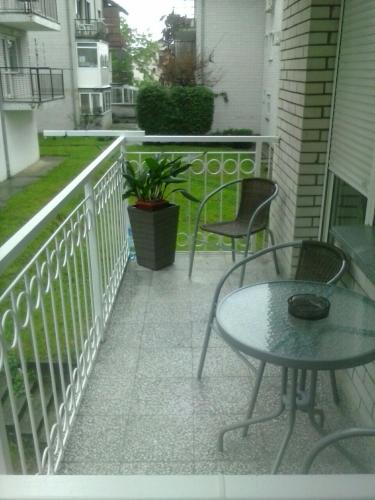Apartment Style - image 13