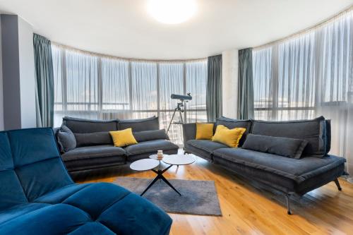Luna Penthouse Stunning Sofia Skyline plus FREE Parking – khách sạn tại Poduyane