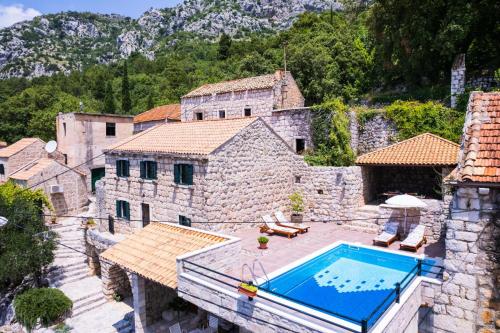 Iekārtas, Luciana in Mihanici