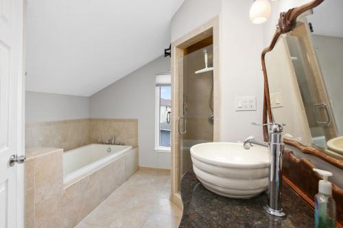 Létesítmények, Bayside Retreat Bring your boat private boat ramp at this fabulous bayfront home in Kemah (Texas)