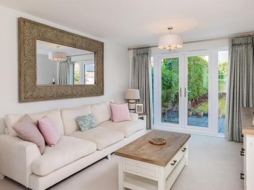 Pass the Keys Former Show Home 6 min walk to Deddington gîte à louer Deddington Castle