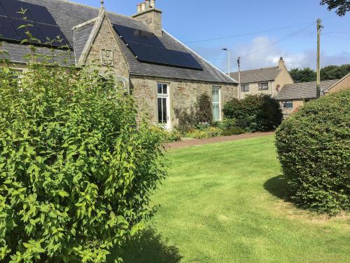 A szálláshely kívülről, Gladstone Cottage in Castletown