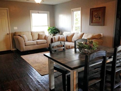 Idyllic Cottage Rental Tucked Away in the Countryside near Springfield, Missouri in Seimoura (MO)