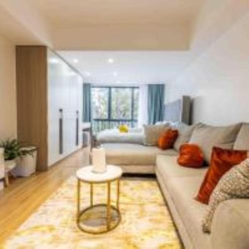 spacious furnished studio apartment in kilimani with unbeatable city views – khách sạn tại Kilimani