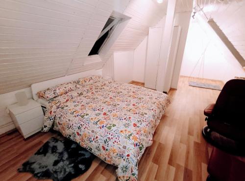 Apartment in A Wonderful Panoramic Location - with Shared Bathroom in وينهيم