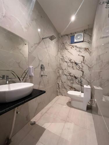 Superior Twin Room with City View