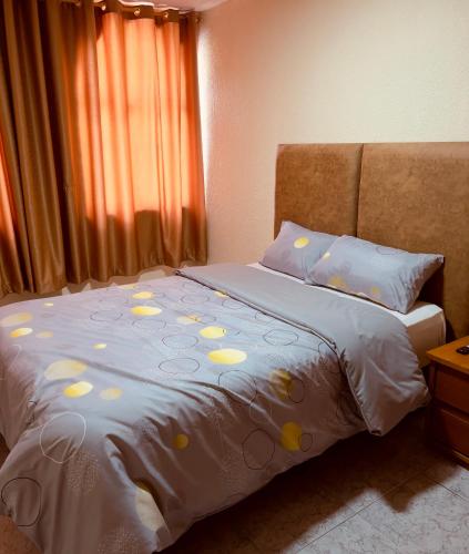 AShostEcuador, Quito, rooms & suits, Quito cerca parque La Carolina in Rumipamba