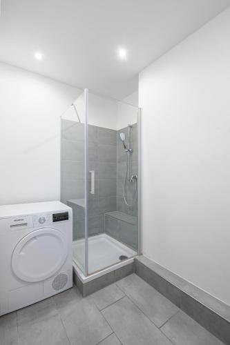 The Düsseldorfer, 1 BR, 1 living room, group & family friendly, ideal for 2 - 4 Guests, Berlin (photo 10)